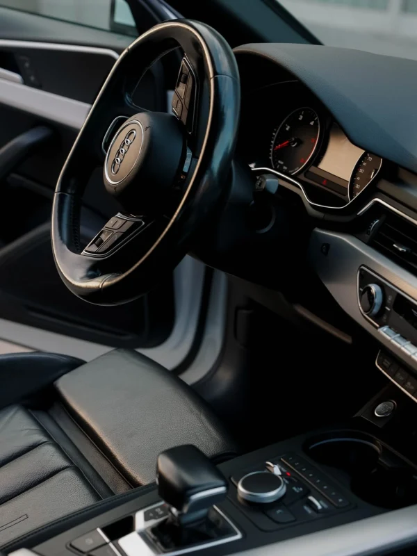 Audi A4 30 TDI S-Line 13
