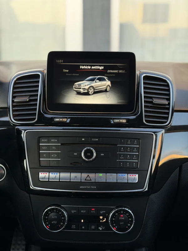 Mercedes-Benz GLE-Class GLE350 d 4MATIC AMG-Line 17