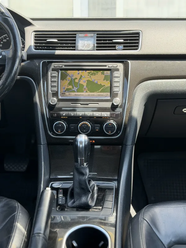 Volkswagen Passat B7 11