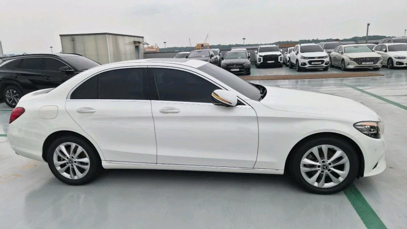 Mercedes-Benz C-Class C220 d Exclusive 6