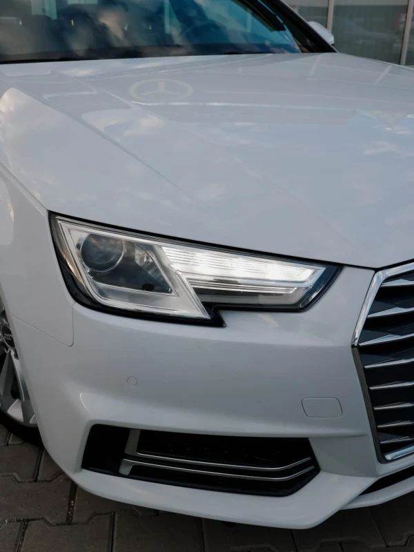 Audi A4 30 TDI S-Line 5