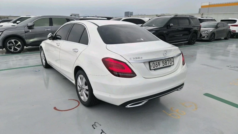 Mercedes-Benz C-Class C220 d Exclusive 3