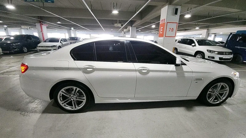 BMW 5-Series 520d M Sport 9