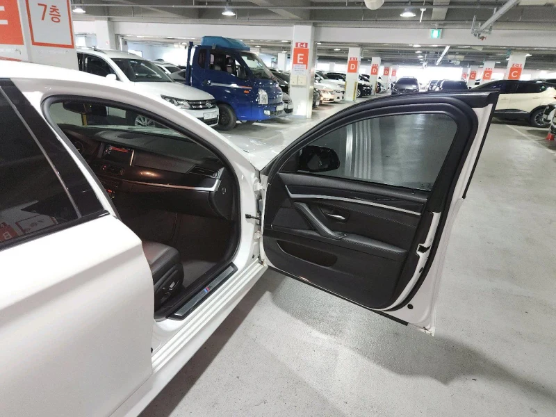 BMW 5-Series 520d M Sport 21