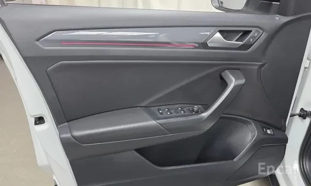Volkswagen T-Roc 13
