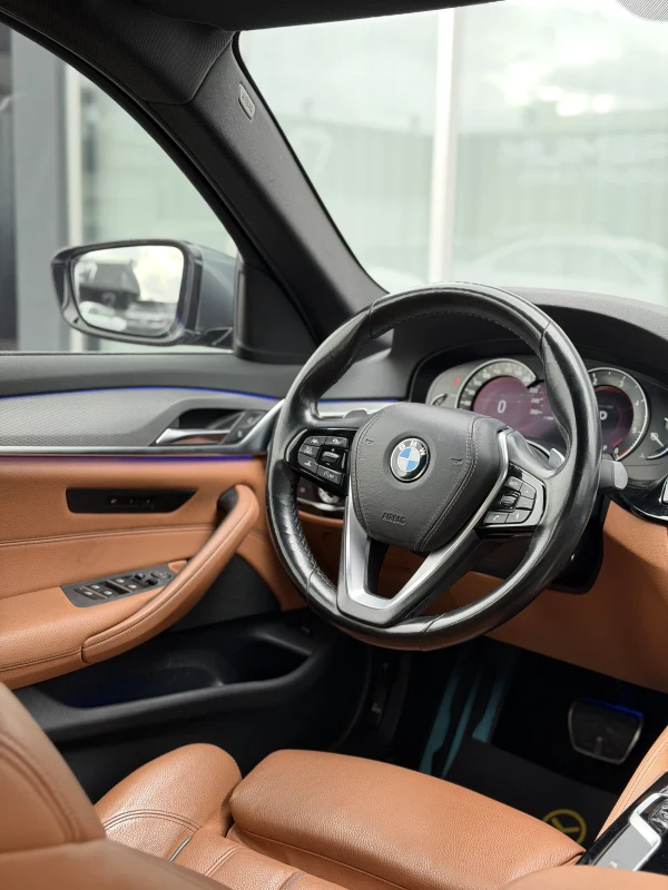 BMW 5-Series 520d M Sport 11
