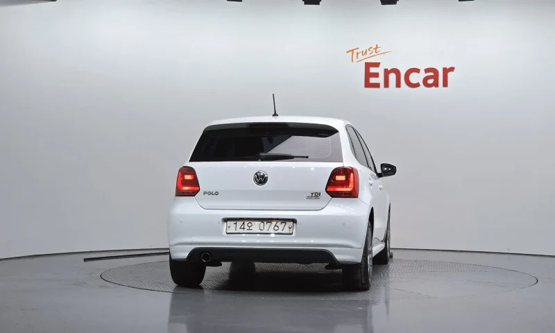 Volkswagen Polo 1.4 TDI R-Line 4