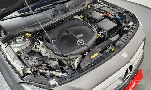 Mercedes-Benz GLA-Class GLA200 d 4MATIC 6