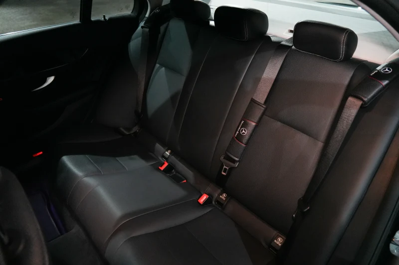 Mercedes-Benz C-Class C200 d 11