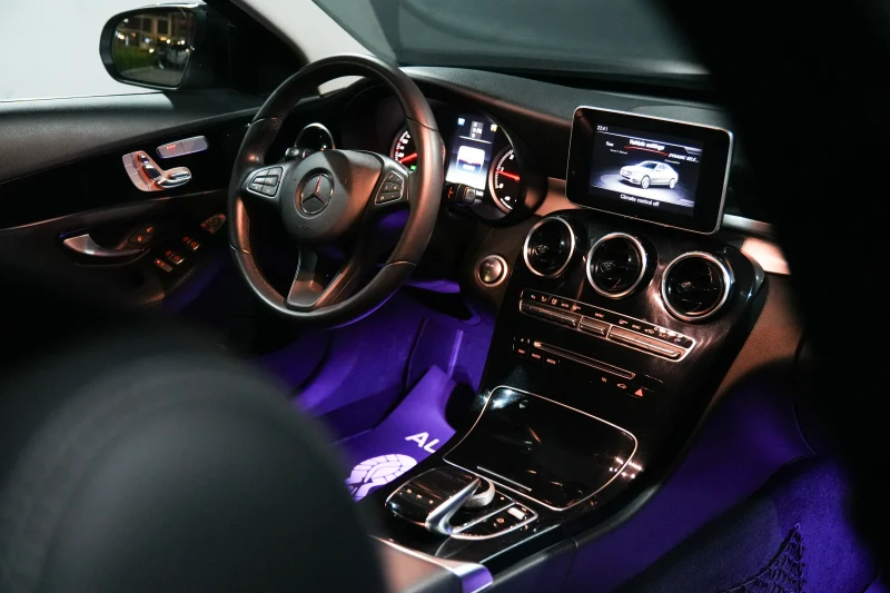 Mercedes-Benz C-Class C200 d 8