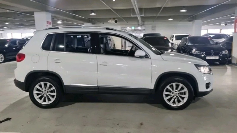 Volkswagen Tiguan 9