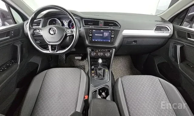 Volkswagen Tiguan 2.0 TDI Premium 10