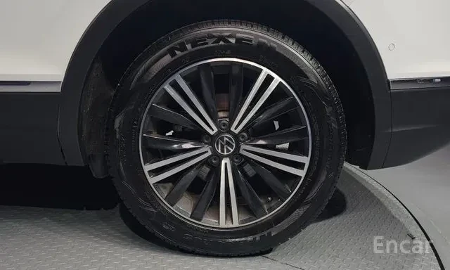 Volkswagen Tiguan 2.0 TDI Prestige 5