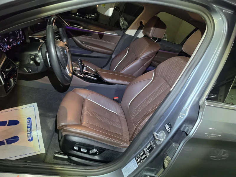 BMW 5-Series 520d xDrive Luxury Plus 9