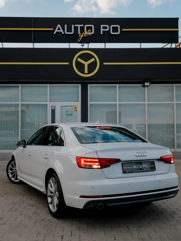 Audi A4 30 TDI S-Line 8