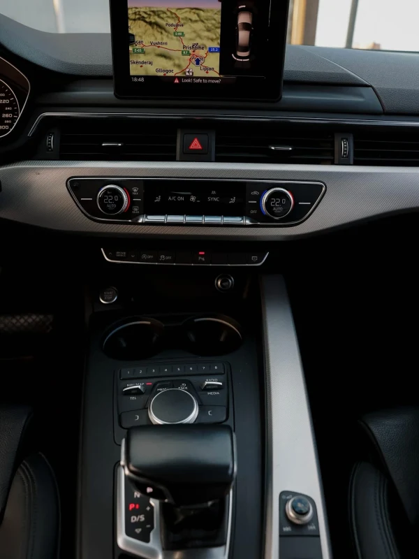 Audi A4 30 TDI S-Line 14