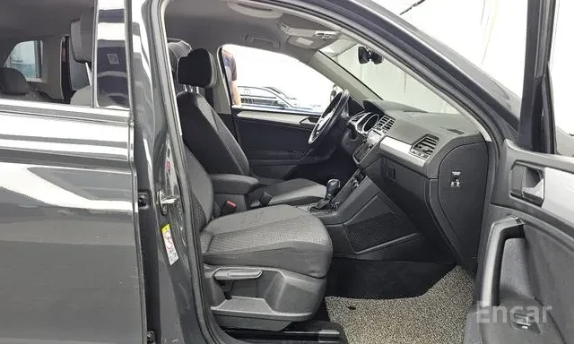 Volkswagen Tiguan 2.0 TDI Premium 17