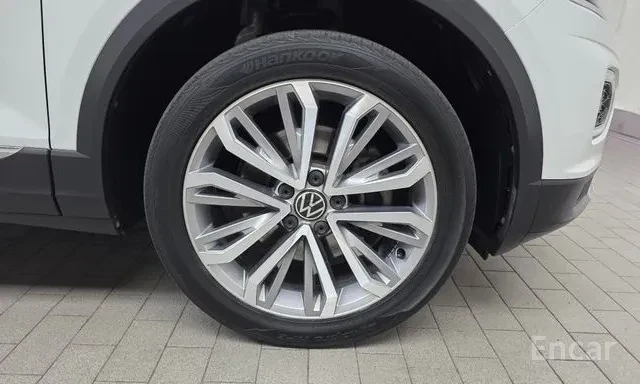 Volkswagen T-Roc 6