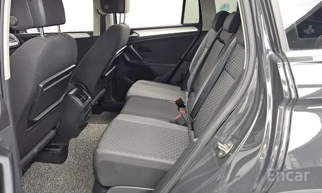 Volkswagen Tiguan 2.0 TDI Premium 16