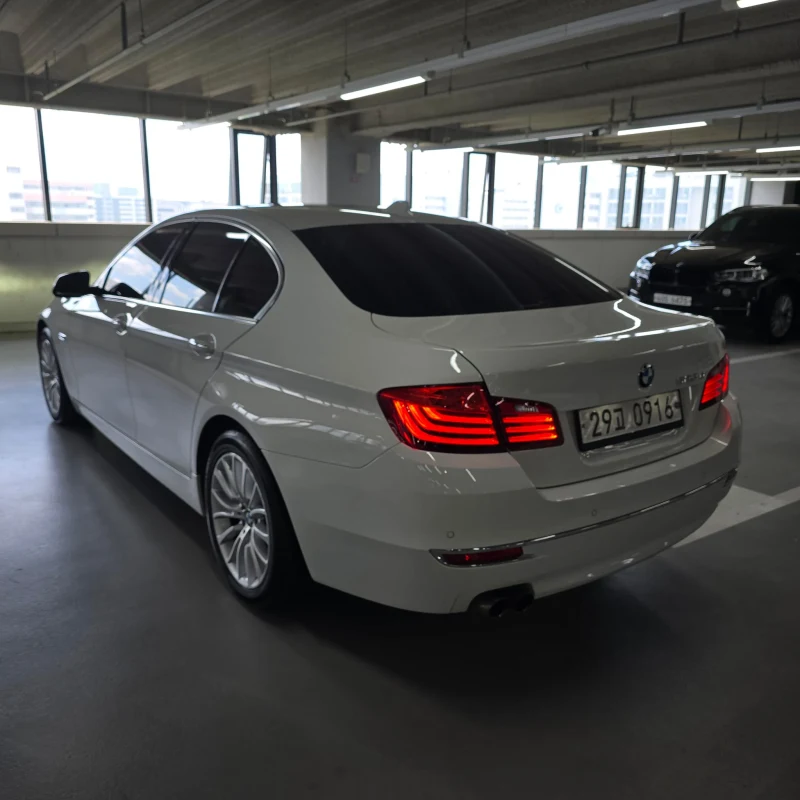 BMW 5-Series 520d Luxury Plus 5
