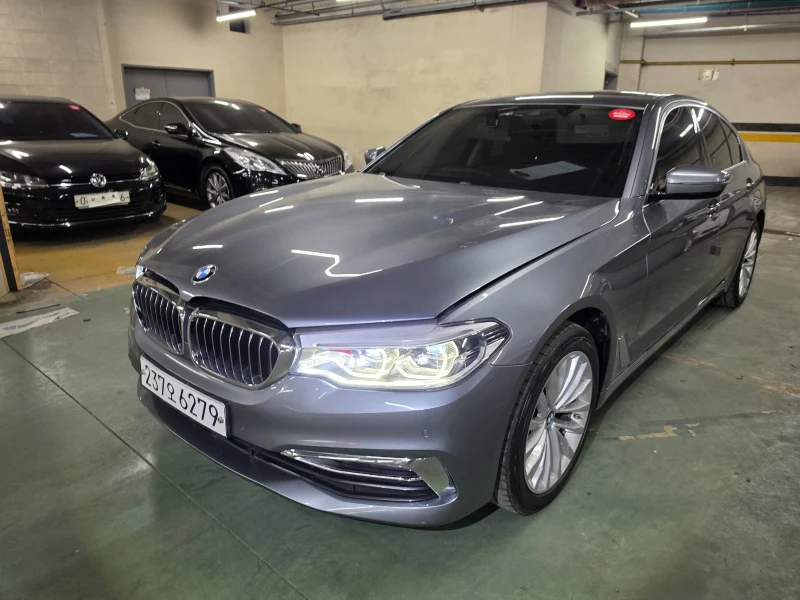 BMW 5-Series 520d xDrive Luxury Plus