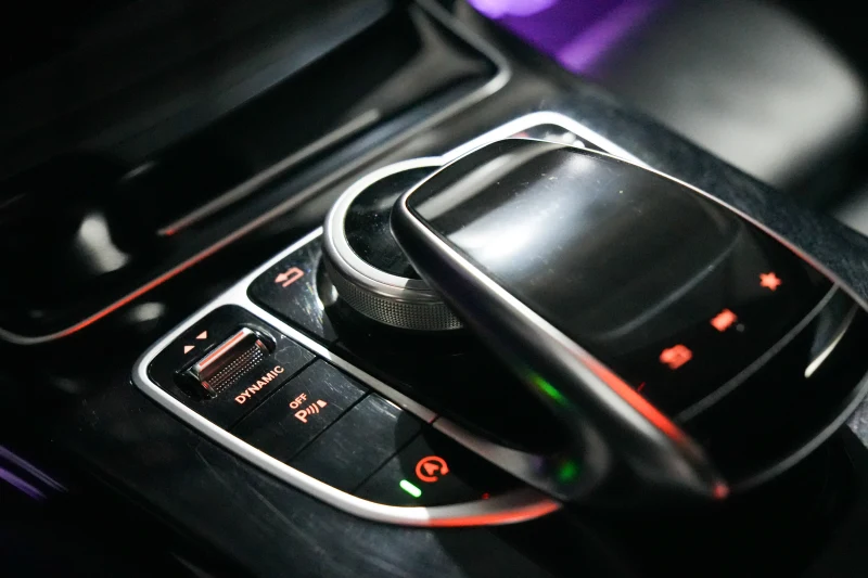 Mercedes-Benz C-Class C200 d 17