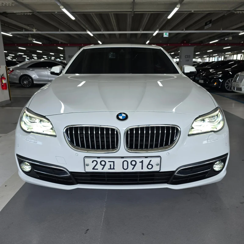 BMW 5-Series 520d Luxury Plus 2