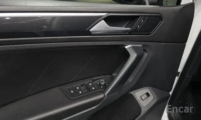 Volkswagen Tiguan 2.0 TDI Prestige 18