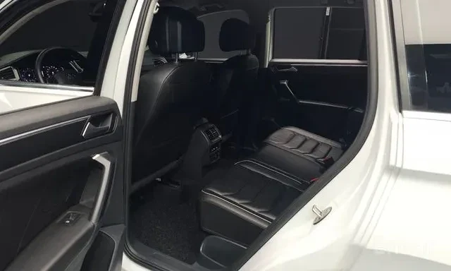 Volkswagen Tiguan 2.0 TDI Prestige 12
