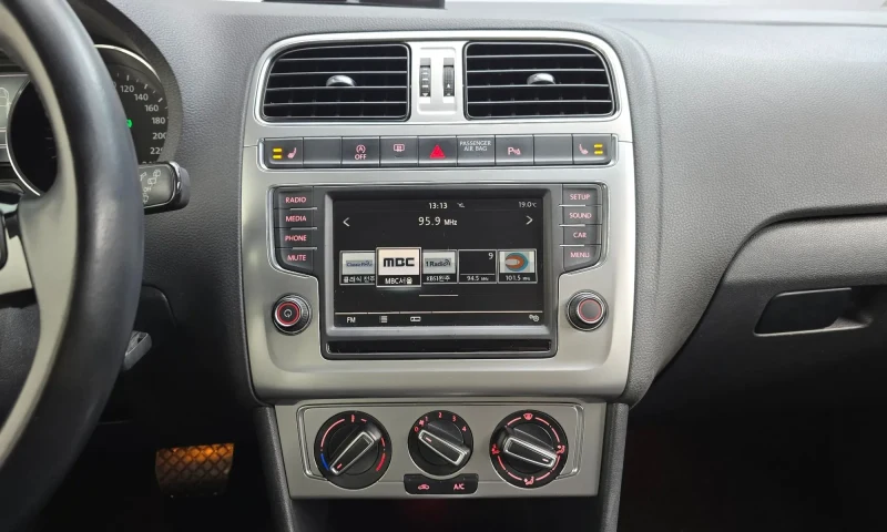Volkswagen Polo 1.4 TDI R-Line 19