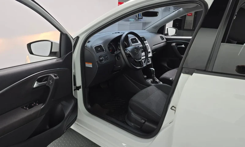 Volkswagen Polo 1.4 TDI R-Line 10
