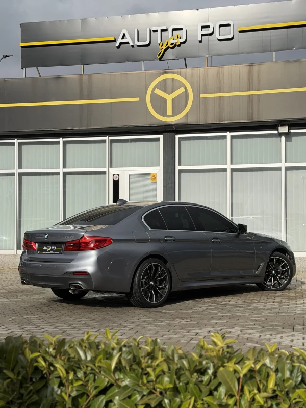 BMW 5-Series 520d M Sport 10