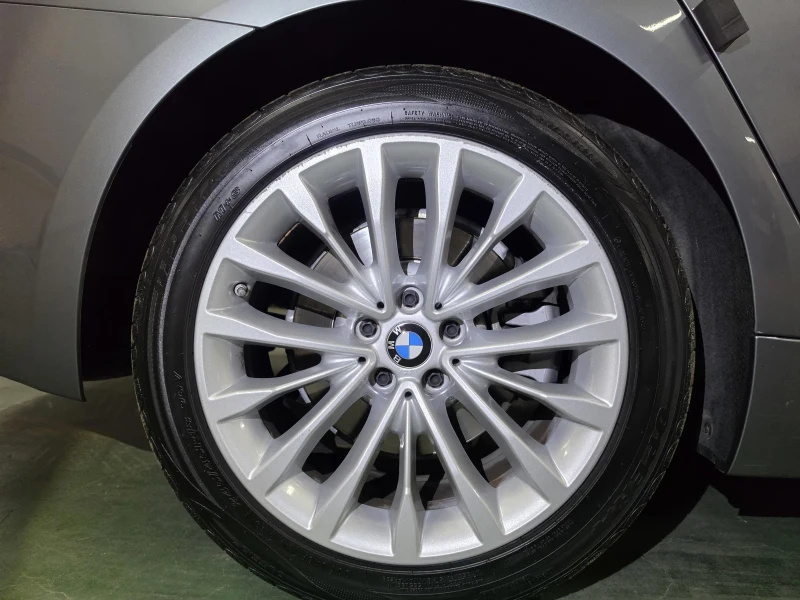 BMW 5-Series 520d xDrive Luxury Plus 18