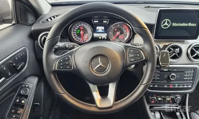 Mercedes-Benz GLA-Class GLA200 d 4MATIC 13