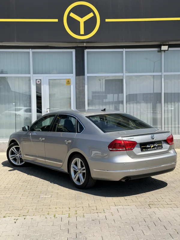Volkswagen Passat B7 6