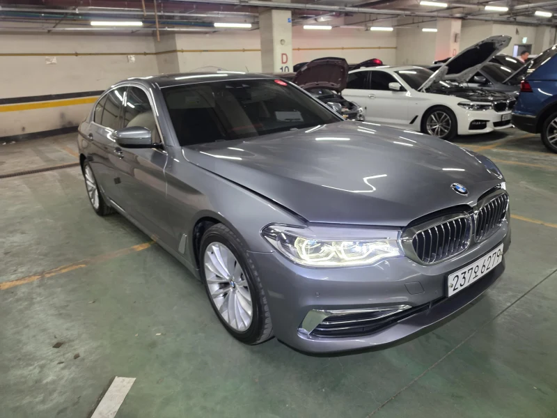 BMW 5-Series 520d xDrive Luxury Plus 3