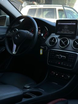 
										Mercedes Benz GLA200d 4Matic full									