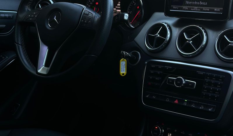 
								Mercedes Benz GLA200d 4Matic full									