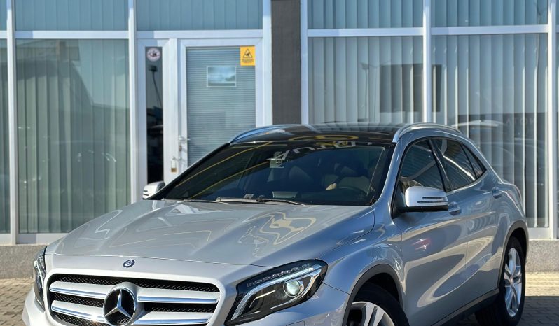 
								Mercedes Benz GLA200d 4Matic full									