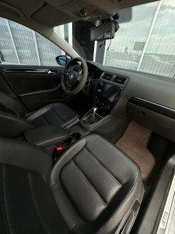 
										VW Jetta BMT Premium full									