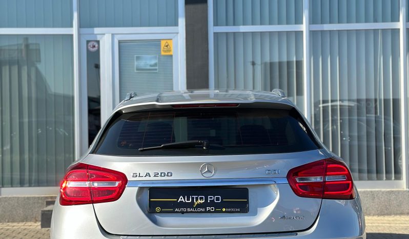 
								Mercedes Benz GLA200d 4Matic full									