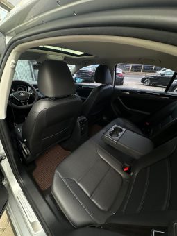 
										VW Jetta BMT Premium full									