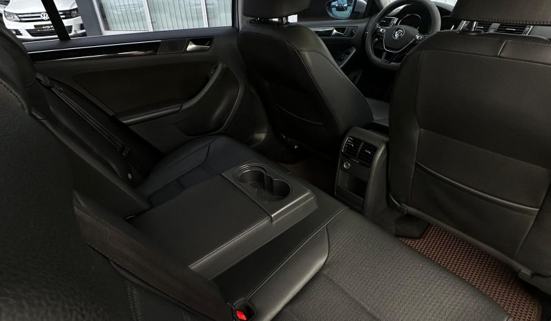 
								VW Jetta BMT Premium full									