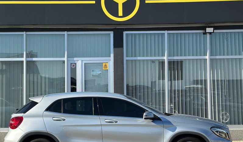 
								Mercedes Benz GLA200d 4Matic full									