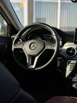 
										Mercedes Benz GLA200d 4Matic full									