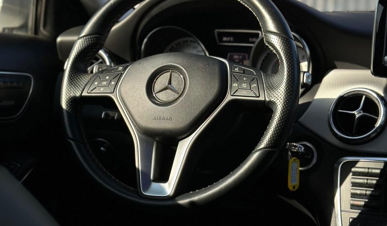 
								Mercedes Benz GLA200d 4Matic full									